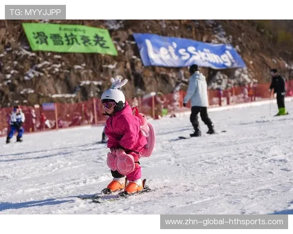 冰雪赛事：滑雪分站赛提前开启冬季赛季热身，滑雪比赛赛道