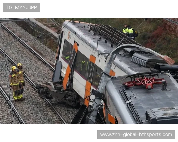 巴塞罗那前压一步，中路空档随即出现
